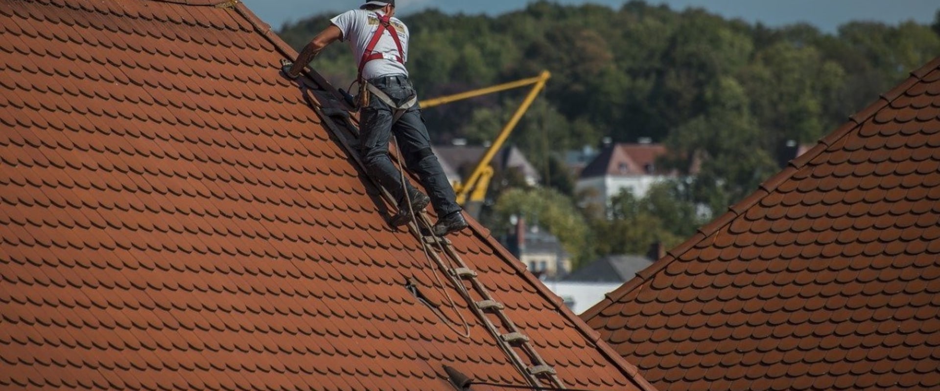 Wat zijn de belangrijkste onderdelen van een dak en hun functies?